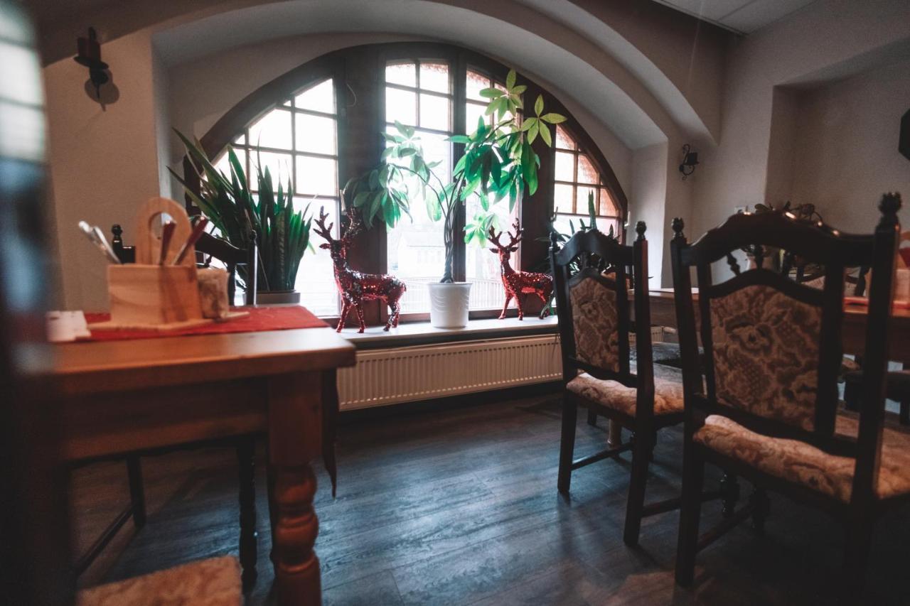 Gasthof Und Hotel Roter Hirsch Claussnitz Экстерьер фото