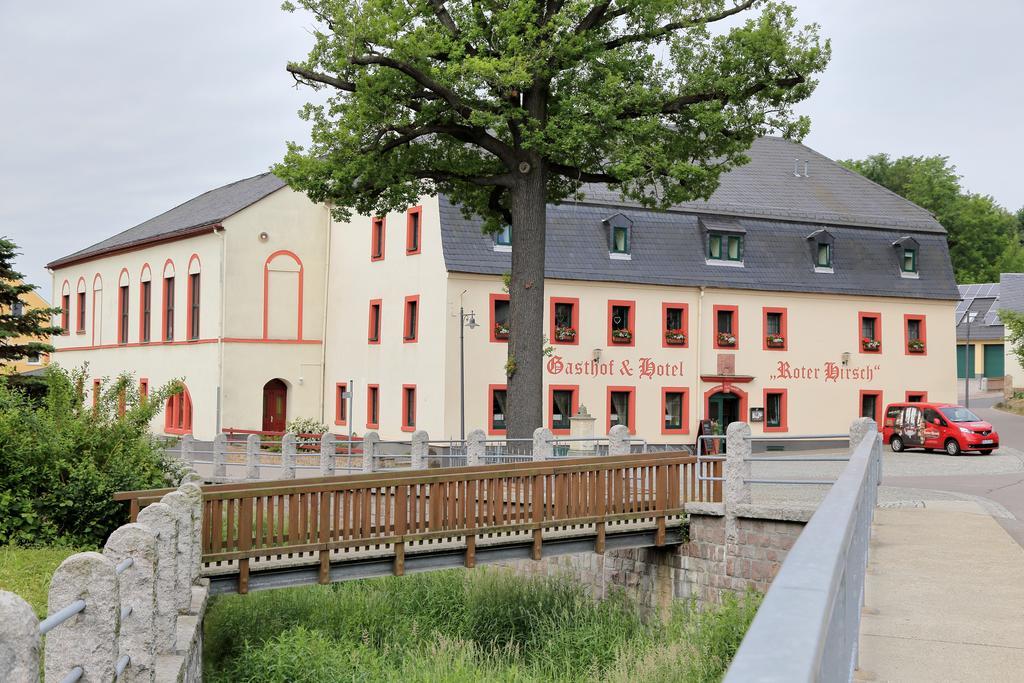 Gasthof Und Hotel Roter Hirsch Claussnitz Экстерьер фото