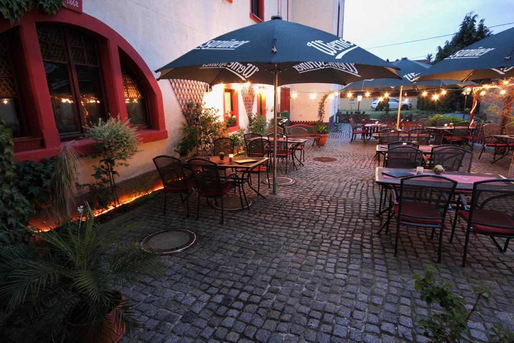 Gasthof Und Hotel Roter Hirsch Claussnitz Экстерьер фото